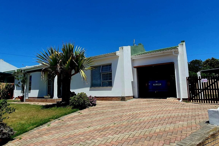 3 Bedroom Property for Sale in Fraaiuitsig Western Cape